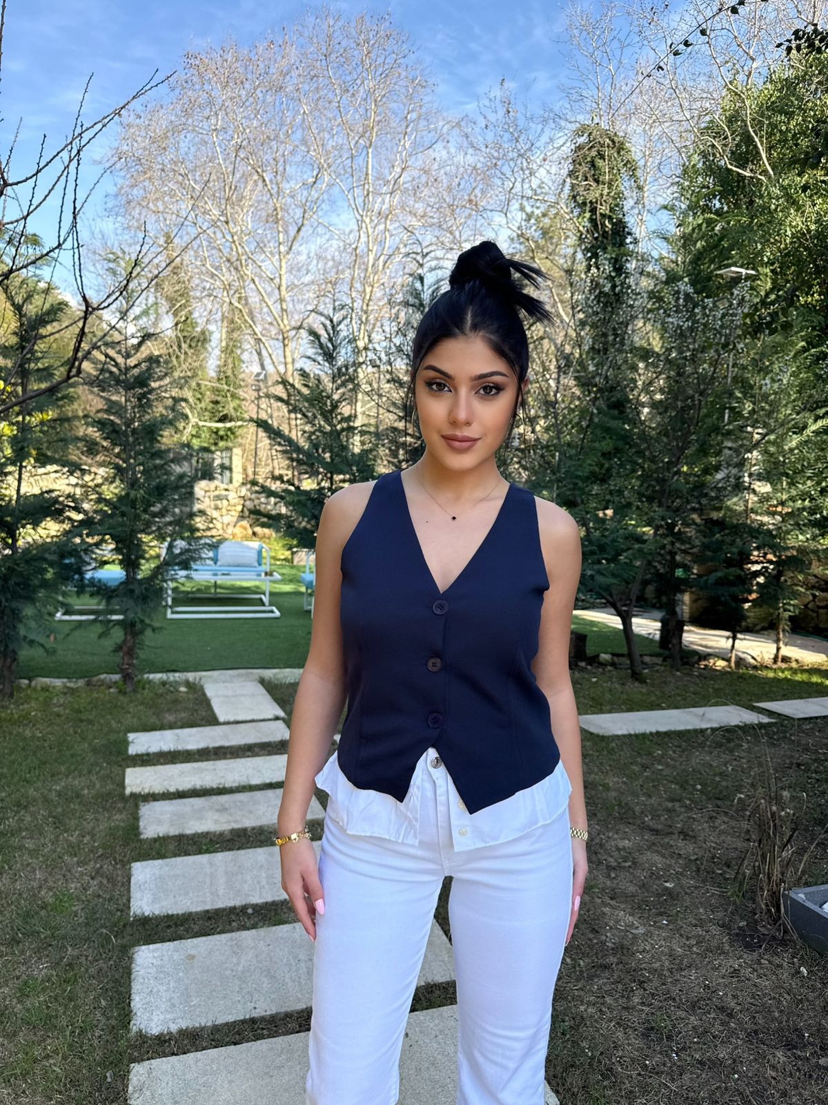 Vee Vest