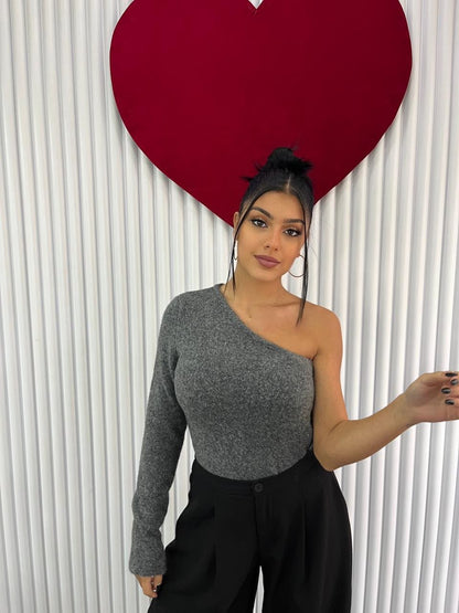 One shoulder top