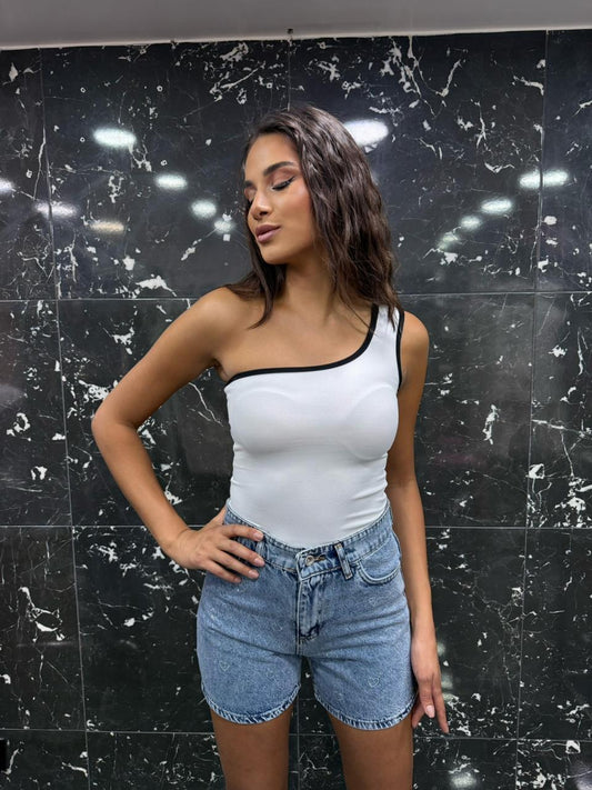 One shoulder top