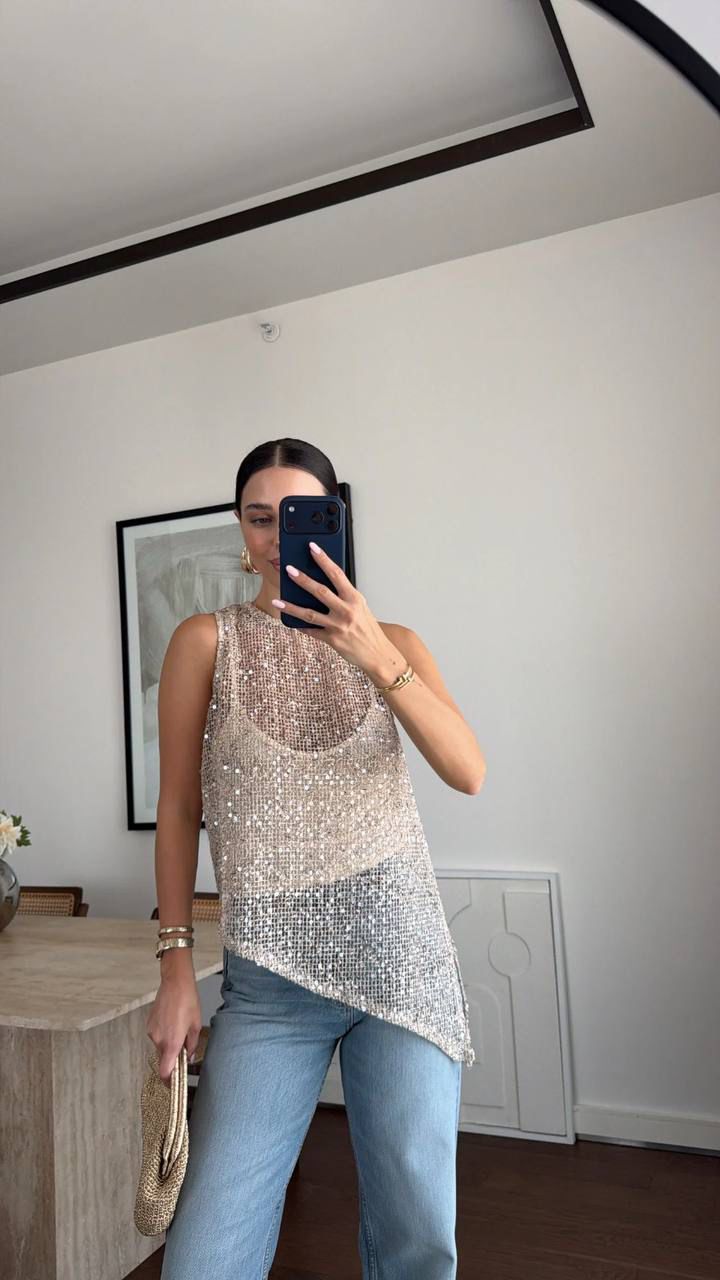 Mila Shinny Top