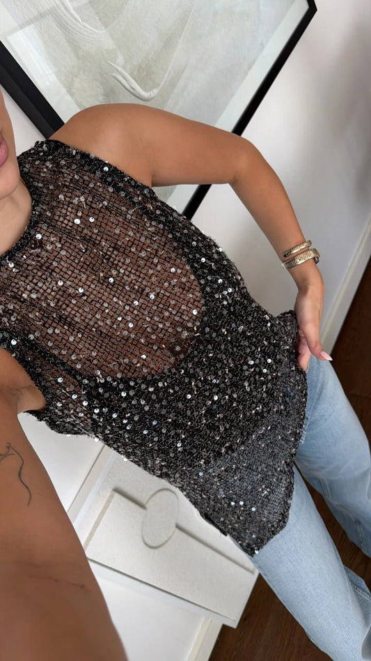 Mila Shinny Top