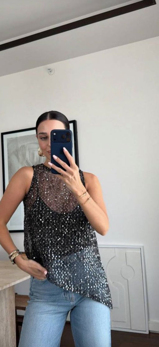 Mila Shinny Top